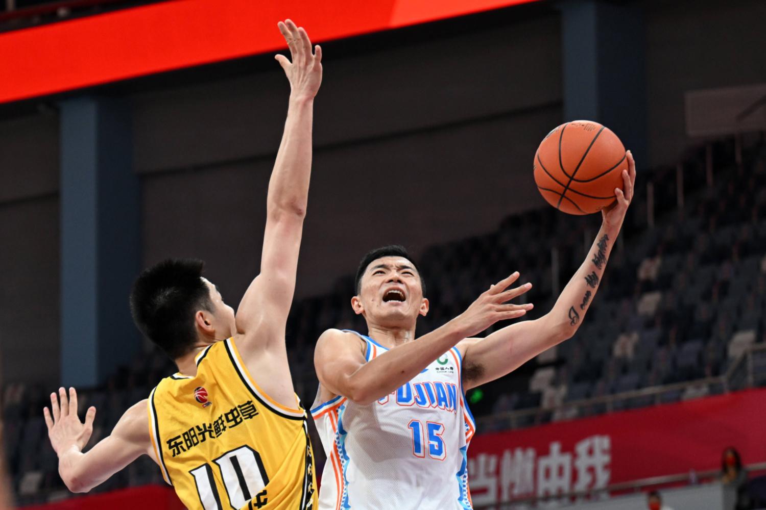 包含福建男篮联赛势头良好，球队战绩稳定的词条